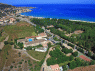 A 7 kms du port de l'ILE ROUSSE, &agrave; 15 kms de l'a&eacute;roport et du port de CALVI, par sa position entre la mer et la montagne, &agrave; 300 m d'une plage de sable fin s'&eacute;tendant sur 1 km, l' Hotel-Club PASCAL PAOLI *** , par ses nombreuses attractions vous offre de superbes vacances riches d'activit&eacute;s.