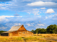 Rocky Mountain Tours - Gardiner, MT > Grand Teton  > Jackson Hole, WY